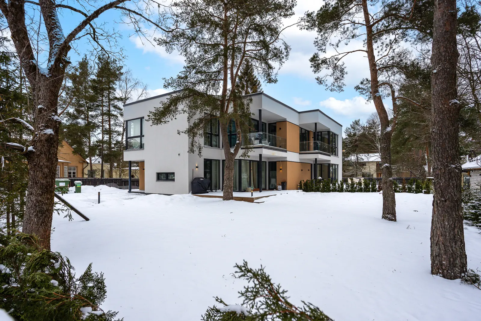 Vikerkaare 7 energiatõhus elamu Nõmme mändide vahel